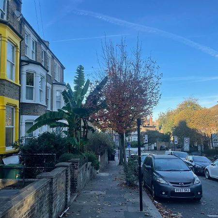Self-Contained Flat On The 2Nd Floor You Will Share With One Other Guest, In A Family House 2 Minutes Walk From Tufnell Park Station 2Nd Floor With Stairs Лондон Екстериор снимка