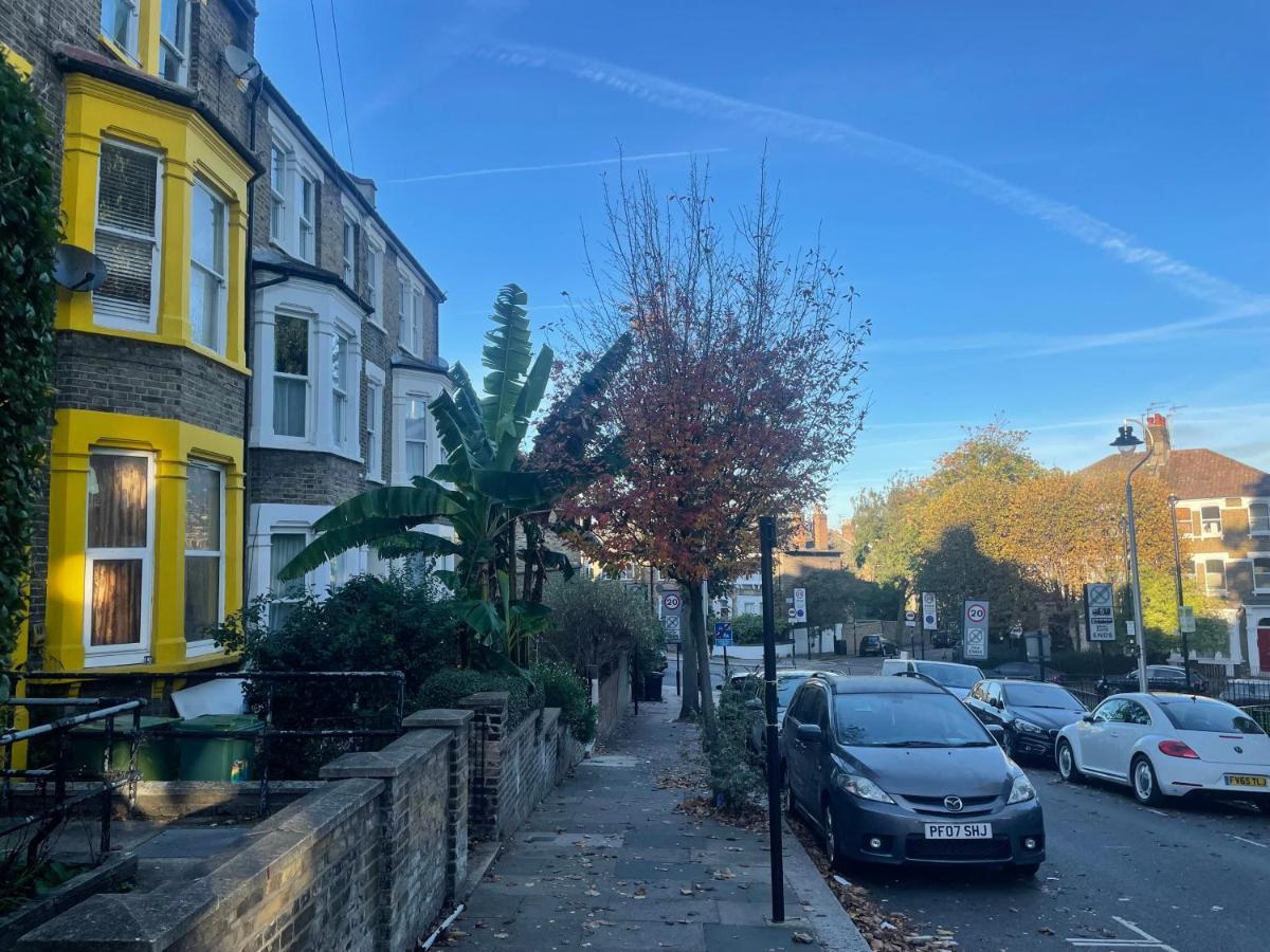 Self-Contained Flat On The 2Nd Floor You Will Share With One Other Guest, In A Family House 2 Minutes Walk From Tufnell Park Station 2Nd Floor With Stairs Лондон Екстериор снимка